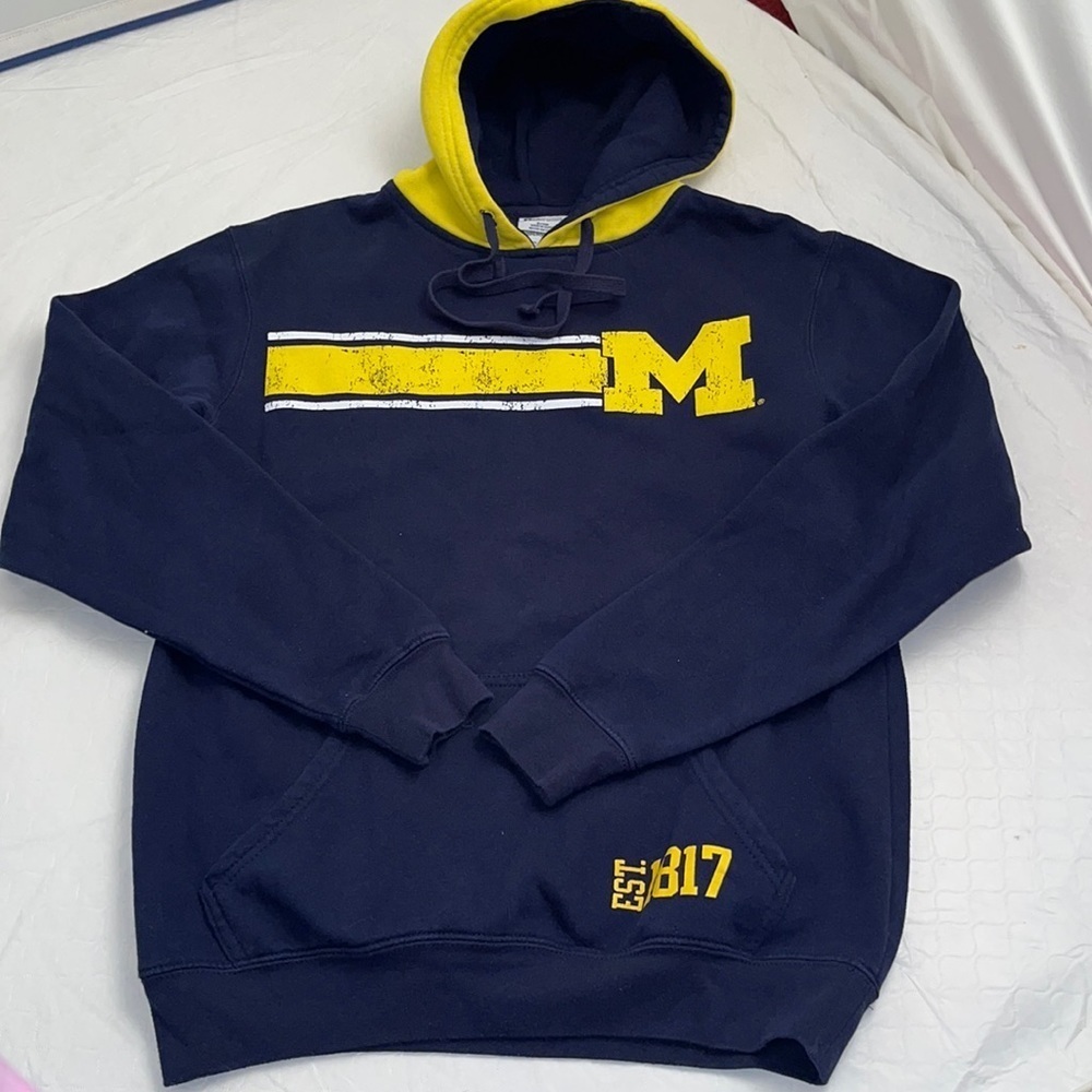 Pro Edge University of Michigan navy yellow pocket hoodie S